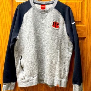 Men’s Nike Bengals sweatshirt with zip pockets